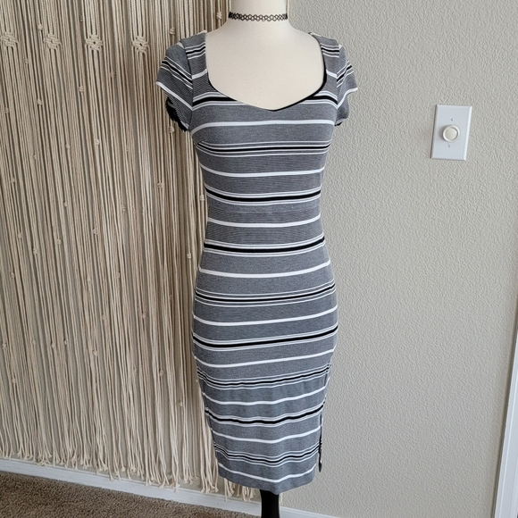 Express Striped Pencil Dress - Picture 2 of 5